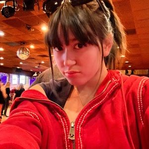 Meet your Posher, Cassandra